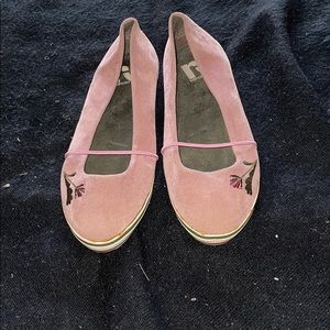 report size 6 1/2 slip on shoes with flower